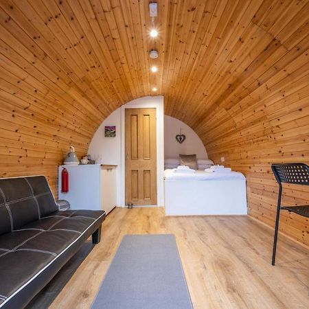 Woodside Pod Villa Fort William Exterior photo